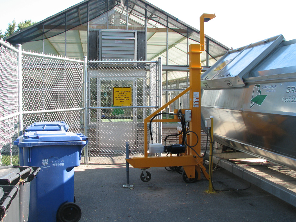 Leve_bac_brome_compost_bin_lift