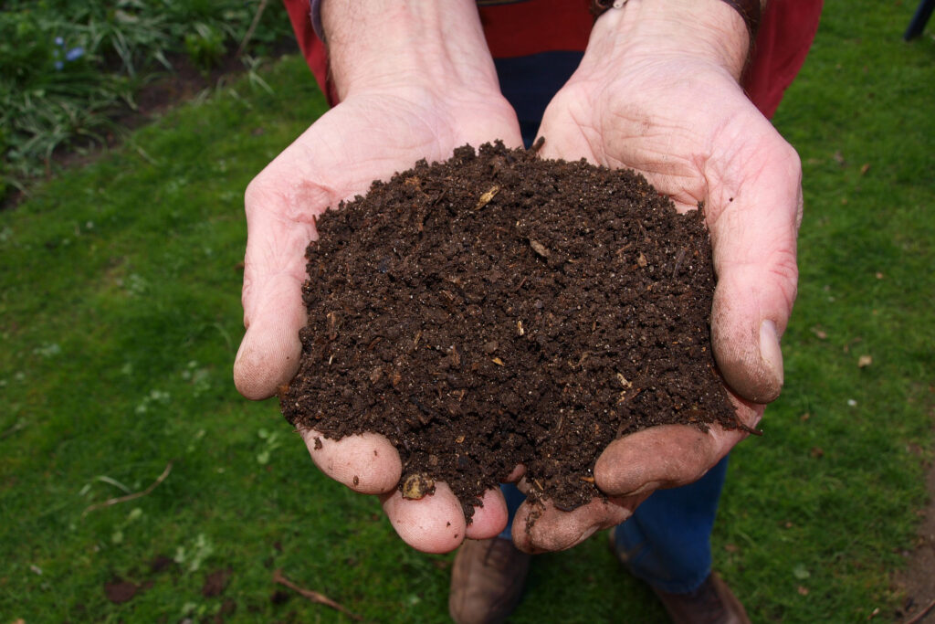 Vers une gestion durable des résidus verts | Working towards a sustainable management of green waste in Québec
